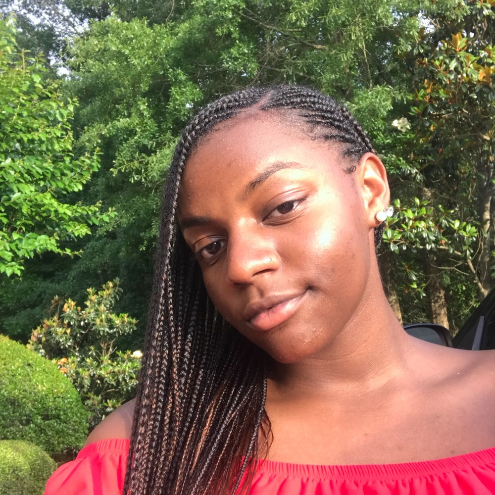 Meet your Posher, Nadia